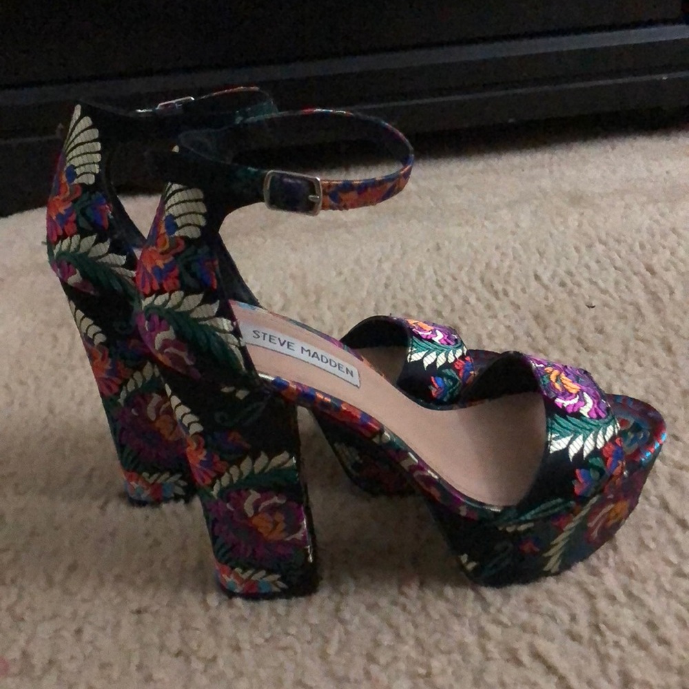Steve Madden platform sandals